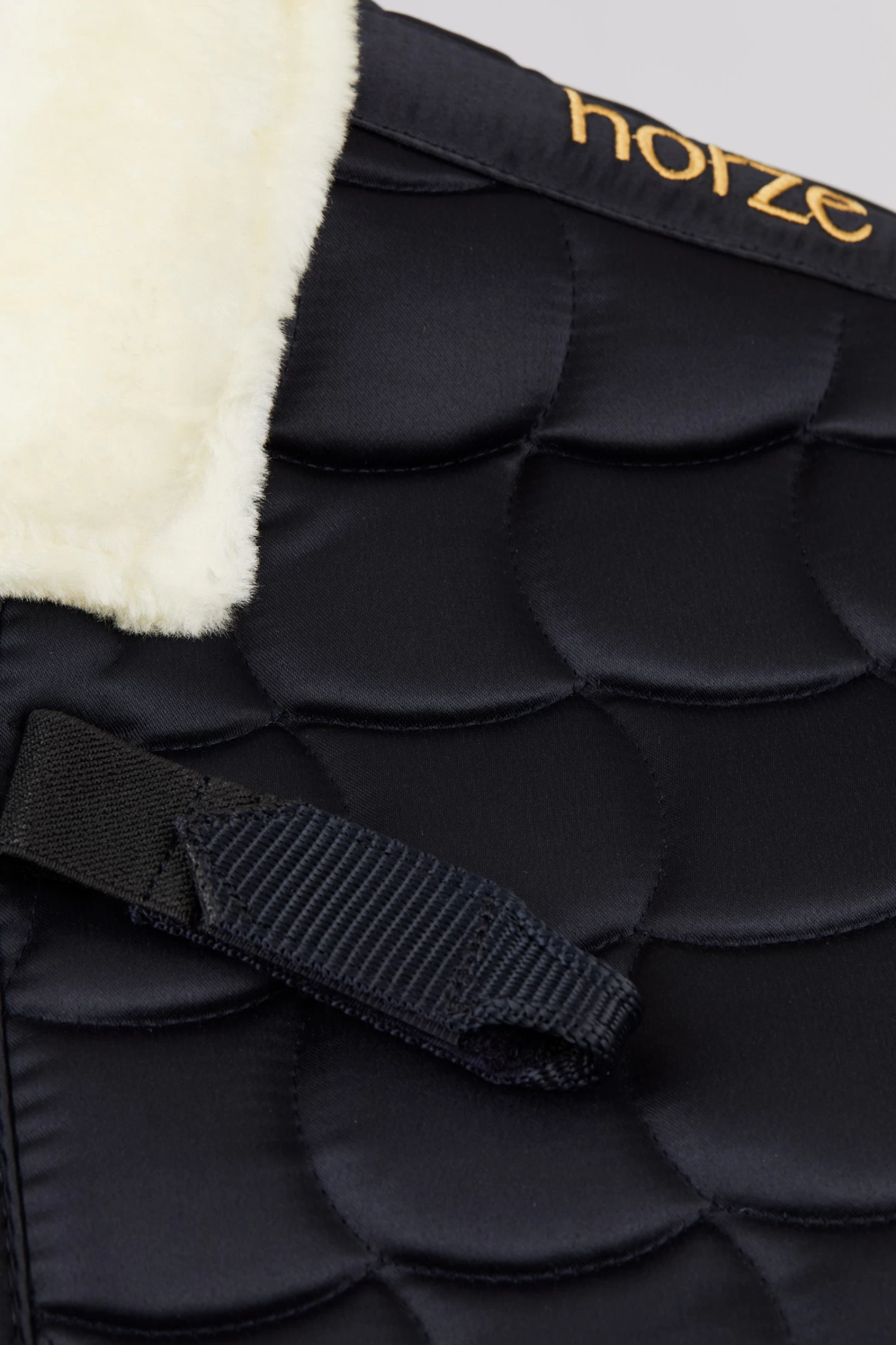 Horze Houston Vielseitigkeitsschabracke Mit Kunstfell 10 Horze Houston Vielseitigkeitsschabracke Mit Kunstfell – Bild 10