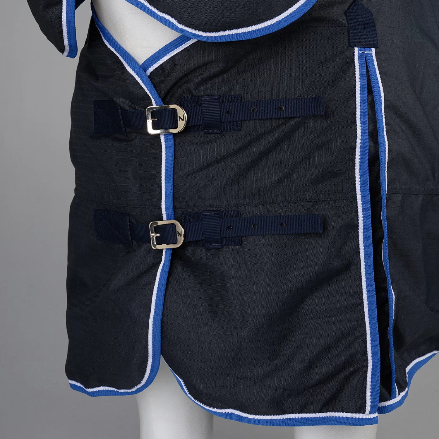 Horze Glasgow Leichte Regendecke Mit Halsteil 3 Horze Glasgow Leichte Regendecke Mit Halsteil – Bild 3