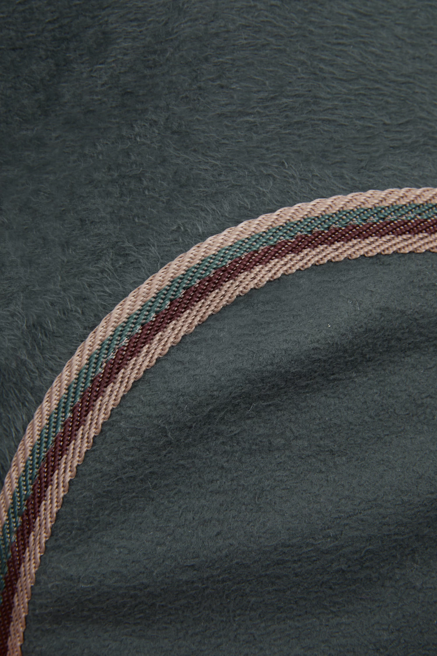 Horze Leigton Teens Collection Fleece Abschwitzdecke Mit Kunstfellkragen 3 Horze Leigton Teens Collection Fleece Abschwitzdecke Mit Kunstfellkragen – Bild 3